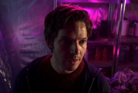 Изображение из сериала Голяк