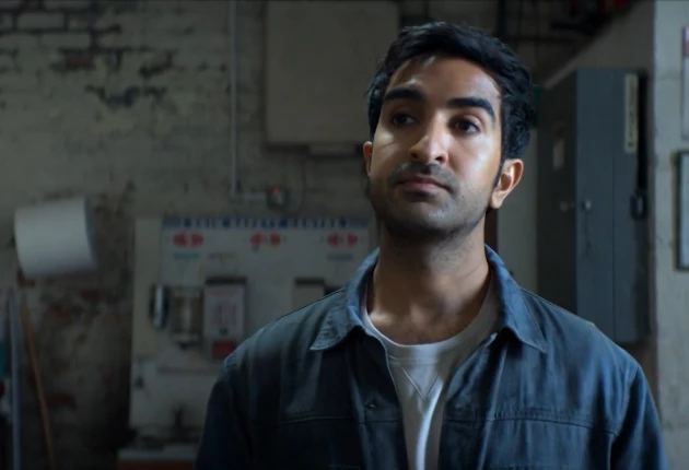 Момент из 1 сезона комедийного сериала Голяк