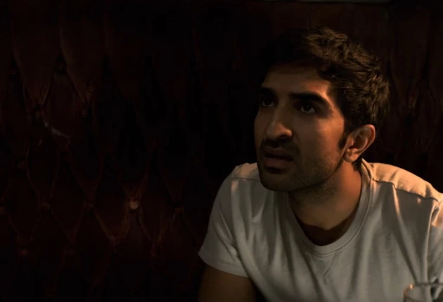 Момент из 1 сезона комедийного сериала Голяк