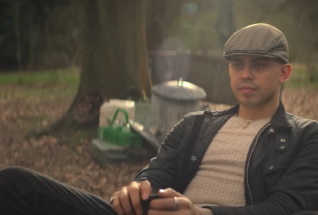 Изображение из сериала Голяк