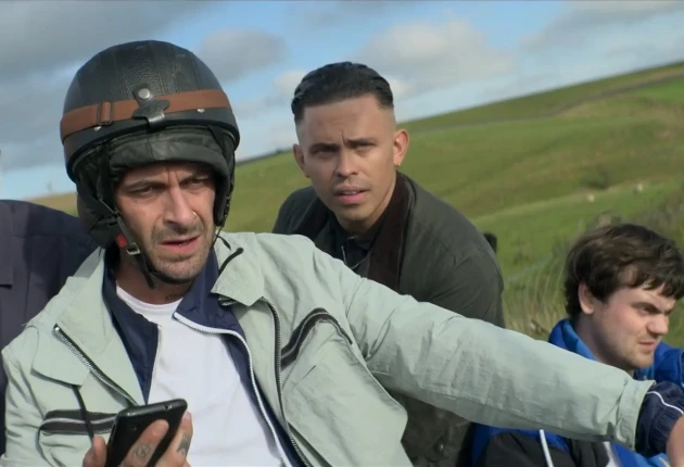 Момент из 4 сезона комедийного сериала Голяк