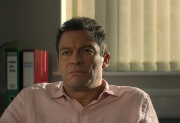 Момент из 2 сезона комедийного сериала Голяк