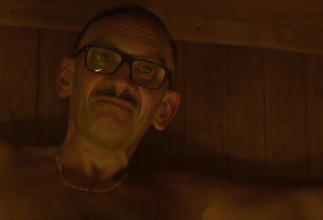 Момент из 4 сезона комедийного сериала Голяк